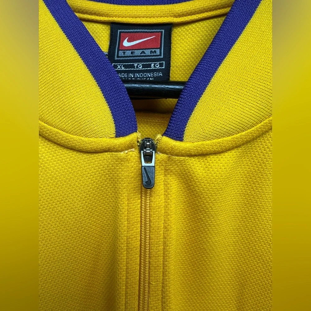 Nike-NBA‎ Adult LA Lakers Yellow/Purple Warm Up Zip -Size:XL,snag bottom front